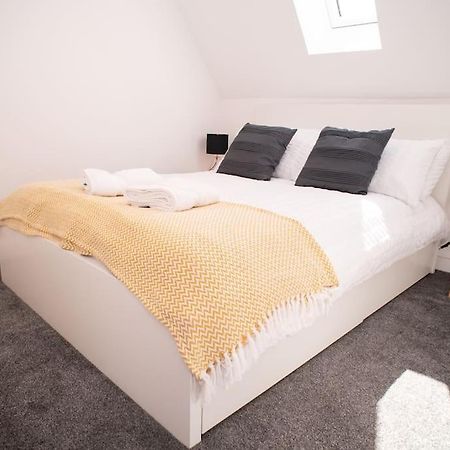 Orchid Lodge - Two Bed Generous Flat - Parking, Netflix, Wifi - Close To Blenheim Palace & Oxford - F4 基德灵顿 外观 照片