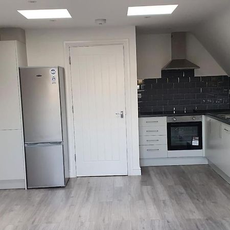 Orchid Lodge - Two Bed Generous Flat - Parking, Netflix, Wifi - Close To Blenheim Palace & Oxford - F4 基德灵顿 外观 照片